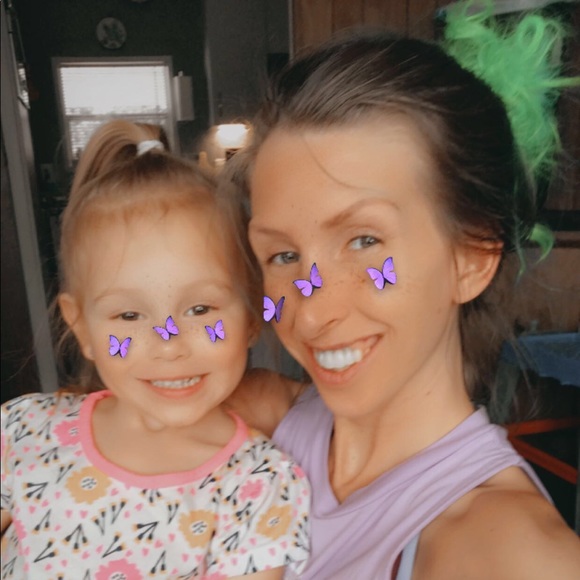 Meet your Posher, Kaleigh - Picture 2 of 2